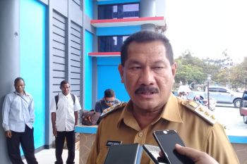 Bupati Jayawijaya minta Telkom menyelesaikan jaringan sebelum UN
