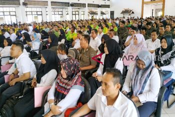 Gaji pegawai kontrak perlu dinaikkan, kata Legislator Kotim