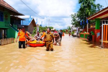 Kata Adipati, warga Waykanan harus tetap waspada terhadap banjir