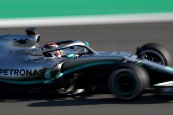 Mercedes khawatir terganggu Brexit, rival Ferrari lebih diuntungkan