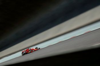 Vettel tercepat pada hari pertama tes pramusim F1 di Catalunya