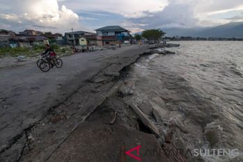 Abrasi pantai Teluk Palu