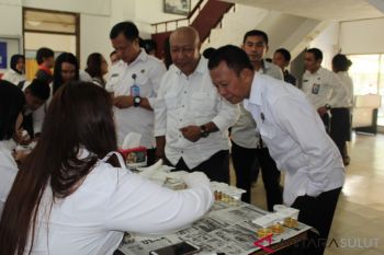 Pejabat - pegawai BNN Sulut lakukan tes urine