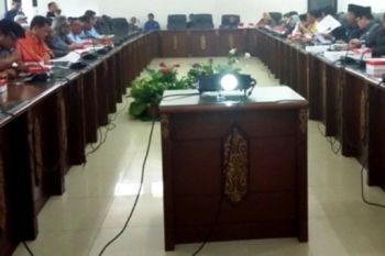 Pimpinan PT BAK diberi waktu 14 hari selesaikan hak karyawan