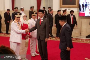 Presiden Lantik Gubernur-Wakil Gubernur Riau di Istana Negara