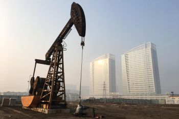 Brent jatuh tertekan kekhawatiran permintaan, WTI sentuh tertinggi 2019