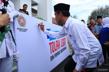 Sejumlah organisasi pemuda di Pariaman deklarasikan tolak LGBT (Video)