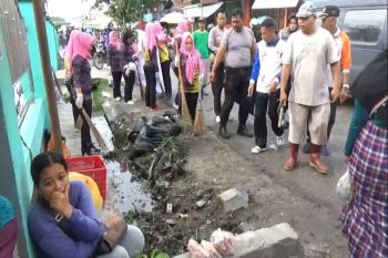 Masyarakat Kotim perlu membangun kesadaran mengelola sampah