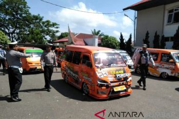 Buntut kecelakaan maut di Lolong, Polresta gelar razia tilang puluhan sopir angkot