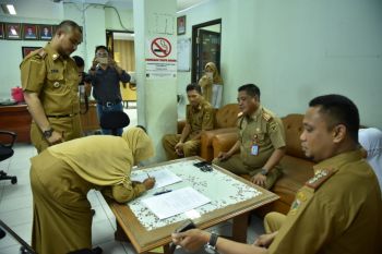 Karo Humas Pemprov Sulteng pimpin sertijab pejabat pengawas
