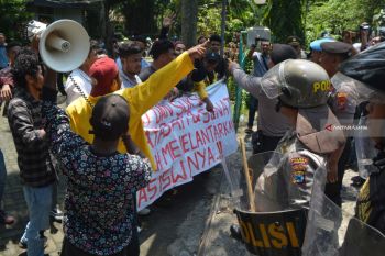 500 mahasiswa siap gelar aksi demo tolak pembangunan pabrik semen