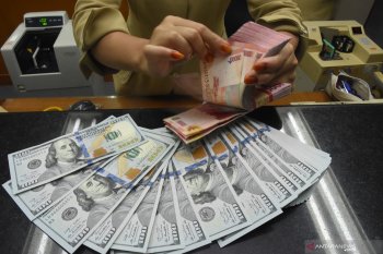 Kurs rupiah melemah dengan kemungkinan tak turunnya suku bunga The Fed