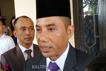 Bupati Supian Hadi perintahkan kepala desa memfasilitasi warga membuat KTP
