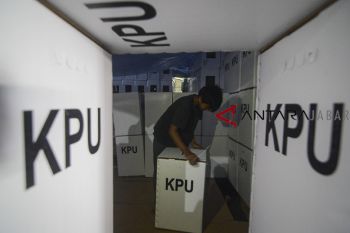 Perakitan kotak suara