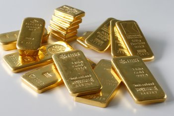 Harga emas jatuh tertekan penguatan dolar