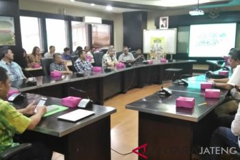Pinsar tuntut pemerintah sikapi penurunan harga ayam