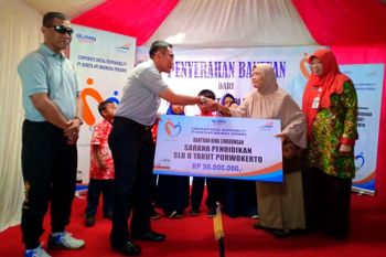 SLB Yakut Purwokerto dapat Rp50 juta dari CSR PT KAI