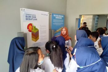 Pusat Informasi Migas DSLNG di Batui ramai dukunjungi masyarakat