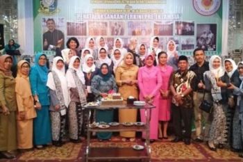 1.400 Bidan Pekanbaru gaungkan Program Kependudukan, Keluarga Berencana dan Pembangunan Keluarga
