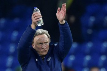 Warnock mundur dari manajer Cardiff