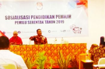 Komarudin Watubun minta masyarakat Papua hindari penyebaran hoaks