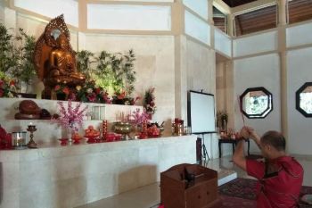 Atraksi barongsai meriahkan perayaan Imlek di Jayapura