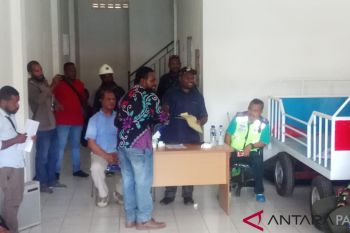 Warga Kabupaten Puncak tuntut perbaikan manajemen transportasi udara