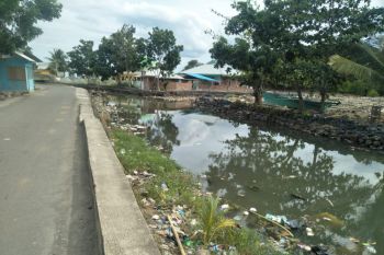 Sungai Borgo di Belang masih dihiasi sampah