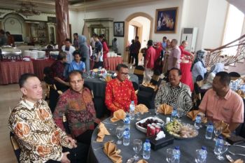 PSMTI hadirkan lansia agar ikut vaksinasi COVID-19 di Makassar