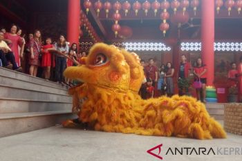 Barongsai Imlek di Vihara Samudra jadi tontonan masyarakat