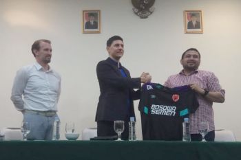 Manajemen PSM kenalkan pelatih baru