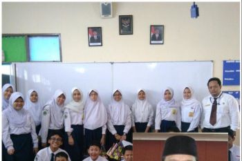 Menggerakkan Tradisi Literasi di Sekolah
