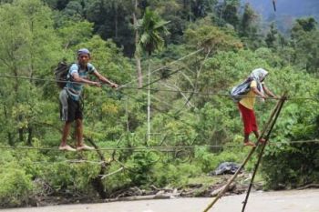Jembatan tali di pedalaman Aceh