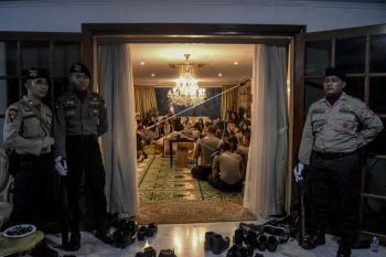 MANTAN KAPOLRI MENINGGAL DUNIA