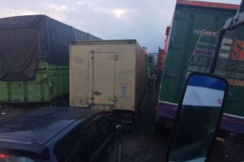 Pengendara keluhkan kemacetan panjang di Jembatan Menggala