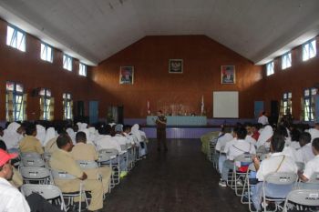 Kajari Merauke sosialisasikan aturan hukum kepada pelajar Asmat