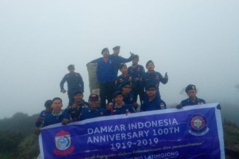 Rayakan 100 tahun Damkar Makassar tampil beda