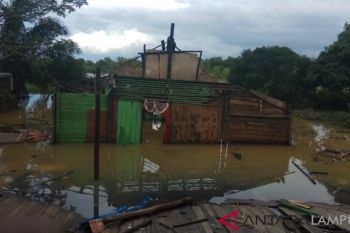 Plt Bupati Mesuji Berjanji Perbaiki Rumah Warga