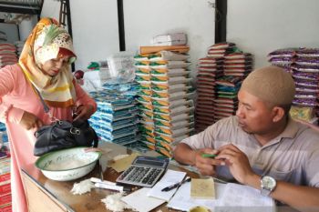 Musim Panen, Pedagang Bojonegoro Perkirakan Harga Beras Terus Turun