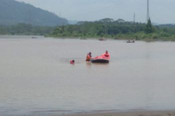 Innalillahi, dua bocah perempuan tenggelam di sungai