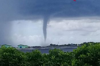 Tornado sapu belasan tambak garam di Sabu Raijua