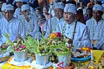 Ratusan Umat Hindu Boyolali gelar "Mendak Tirta"