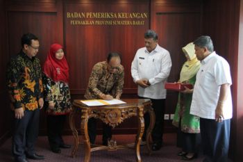 Wali Kota Solok Serahkan LKPD 2018.