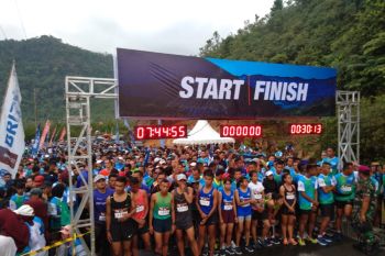 1.200 pelari penggembira ramaikan Mandeh Run
