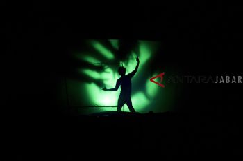 Pementasan teater karya Putu Wijaya
