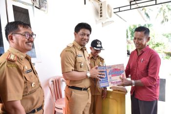 Sekprov tinjau huntara di Donggala