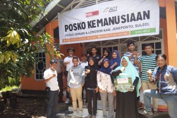 ACT Sulsel-PT JTSE Salurkan Bantuan Korban Bencana Banjir