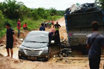 Jalan di pelosok Kotim makin parah diguyur hujan