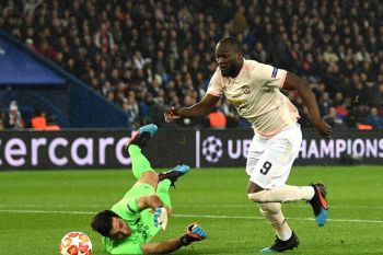 Meski kalah 0-2 di putaran pertama, MU menjadi tim pertama catatkan sejarah