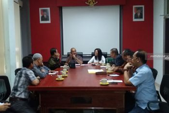 KPU Palembang segera lipat surat suara Pemilu